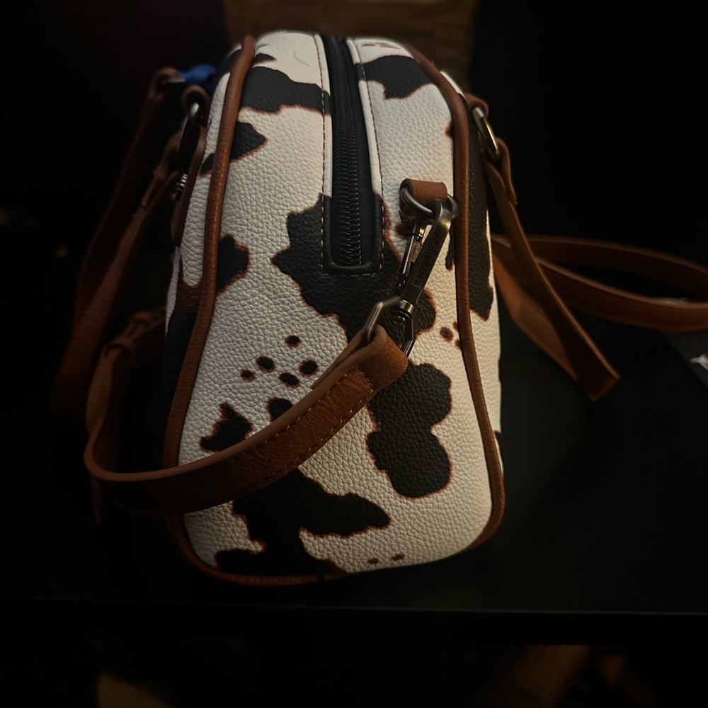 Wrangler Cow Print Crossbody Bag with Tan Accents - Picture 3 of 7